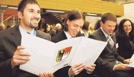 Glückliche Studierende: Die Absolventen erhielten am Samstag ihre Abschlussurkunden in der Aula der Heilbronner Hochschule.Foto: Marc Schmerbeck Glückliche Studierende: Die Absolventen erhielten am Samstag ihre Abschlussurkunden in der Aula der Heilbronner Hochschule.Foto: Marc Schmerbeck