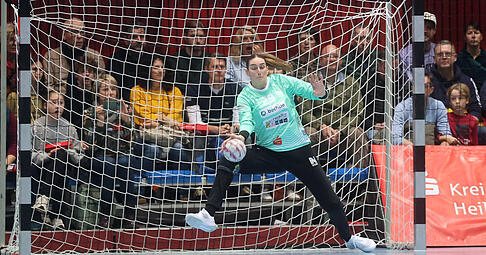 Auch dank zwölf Paraden ist Lena Ivancok gegen Union Halle-Neustadt als „Spielerin des Spiels“ ausgezeichnet worden. Gefreut hat sie die Ehrung nicht. Auch dank zwölf Paraden ist Lena Ivancok gegen Union Halle-Neustadt als „Spielerin des Spiels“ ausgezeichnet worden. Gefreut hat sie die Ehrung nicht.