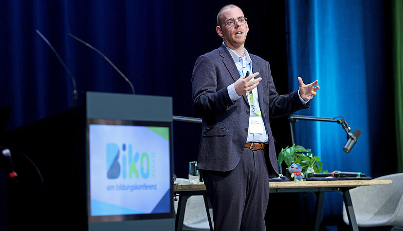 Professor Sebastian Kurtenbach hat die erste Keynote bei der Biko gehalten und über die Rechte von Kindern gesprochen. Professor Sebastian Kurtenbach hat die erste Keynote bei der Biko gehalten und über die Rechte von Kindern gesprochen.