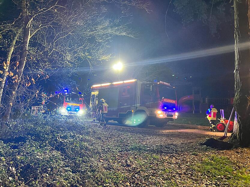 Bis etwa 23 Uhr waren die Einsatzkräfte aus Bretzfeld zur Nachtwache vor Ort. Bis etwa 23 Uhr waren die Einsatzkräfte aus Bretzfeld zur Nachtwache vor Ort.