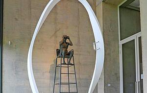 Im Museum W&uuml;rth 2 ist eine Werkschau des international gefragten Duos Elmgreen & Dragset zu sehen. Foto: W&uuml;rth