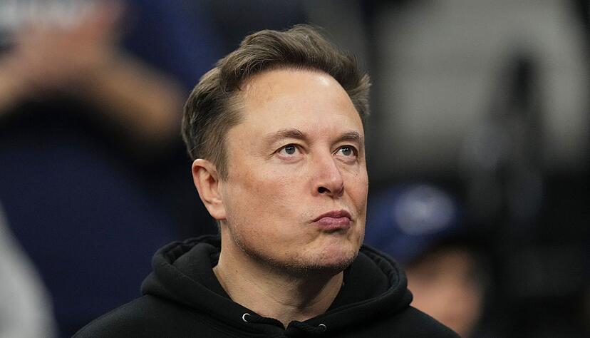 Elon Musk ger&auml;t wegen des Chatbots Grok zunehmend unter Druck. (Archivbild)