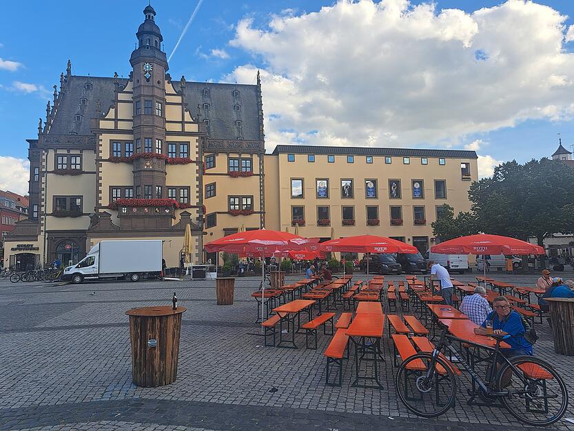 In Schweinfurt ist schon wieder nahezu alles abgebaut. Morgen zieht der Deutschland-Tour-Tross nach Heilbronn weiter. In Schweinfurt ist schon wieder nahezu alles abgebaut. Morgen zieht der Deutschland-Tour-Tross nach Heilbronn weiter.