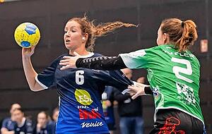 Trixi Hanaks Tor ließ die Partie zugunsten der Sport-Union Neckarsulm kippen. Trixi Hanaks Tor ließ die Partie zugunsten der Sport-Union Neckarsulm kippen.