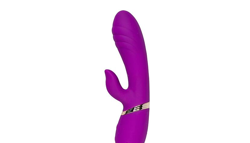 Testsieger unter den Sexspielzeugen ist der Vibrator «Purple Vibes» von Müller Young Hearts mit der Note 1,3. Testsieger unter den Sexspielzeugen ist der Vibrator «Purple Vibes» von Müller Young Hearts mit der Note 1,3.