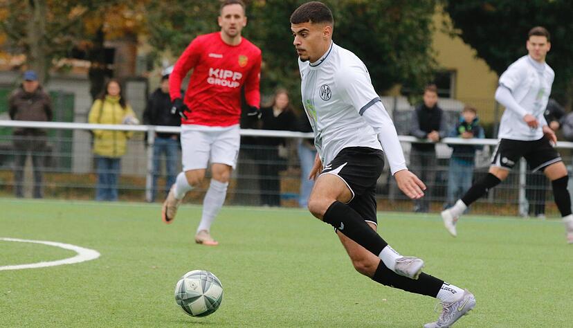 Doppelt bitter: Der VfR Heilbronn verliert nicht nur sein Heimspiel gegen den FC Holzhausen, sondern verletzungsbedingt auch Eldi Berisha. Doppelt bitter: Der VfR Heilbronn verliert nicht nur sein Heimspiel gegen den FC Holzhausen, sondern verletzungsbedingt auch Eldi Berisha.