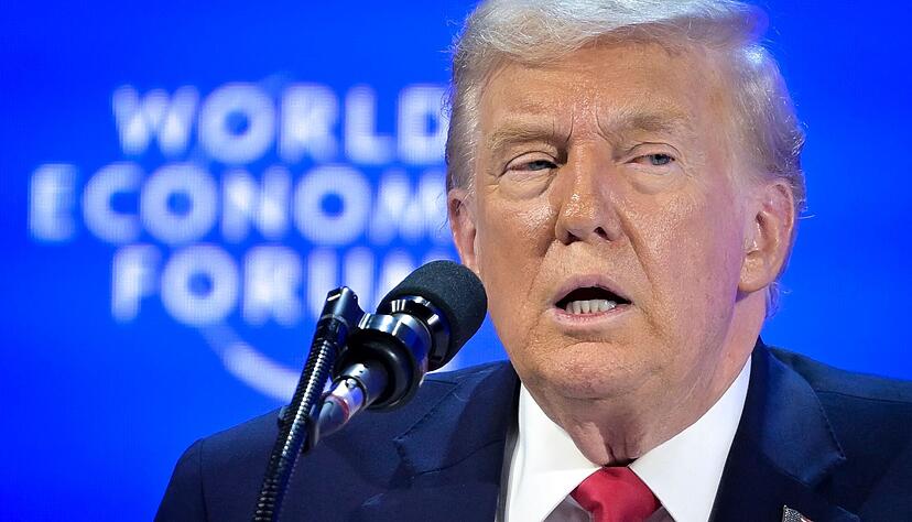 US-Präsident Donald Trump hat in Davos seinen Anspruch auf Grönland bekräftigt. Auf Gewalt will er nach eigenen Worten aber verzichten. US-Präsident Donald Trump hat in Davos seinen Anspruch auf Grönland bekräftigt. Auf Gewalt will er nach eigenen Worten aber verzichten.