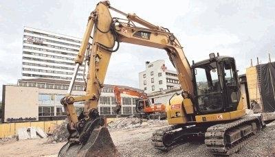 Im Bereich Allee/Karlstraße wurde ein Gebäudeteil der Harmonie abgerissen. Diesen Dienstag wird der Untergrund auf Bomben untersucht. Im Laufe des Monats soll die Baugrube für eine neue Kunsthalle ausgehoben werden.Fotos: Andreas Veigel Im Bereich Allee/Karlstraße wurde ein Gebäudeteil der Harmonie abgerissen. Diesen Dienstag wird der Untergrund auf Bomben untersucht. Im Laufe des Monats soll die Baugrube für eine neue Kunsthalle ausgehoben werden.Fotos: Andreas Veigel