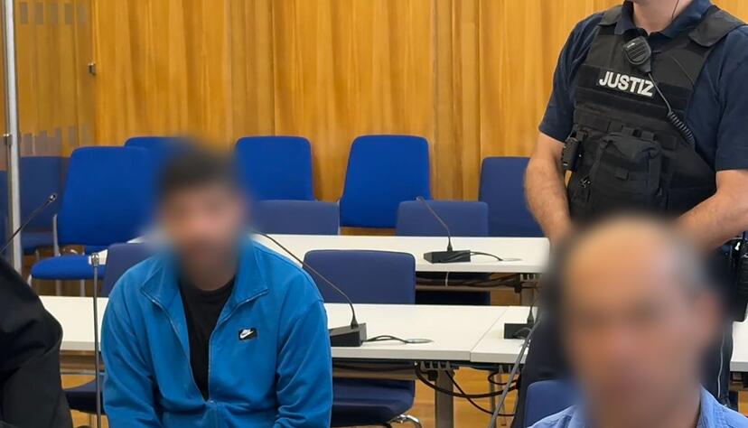 Die beiden angeklagten Lastwagenfahrer sollen sich mit dem sp&auml;teren Opfer unter anderem &uuml;ber den Ukraine-Krieg gestritten haben.