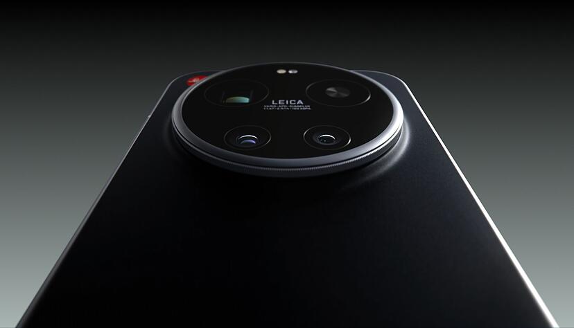 Haptisches Erlebnis: Der kugelgelagerte Objektivring aus Metall l&auml;sst sich drehen, um Zoom, Fokus, Belichtung oder Wei&szlig;abgleich manuell zu steuern.