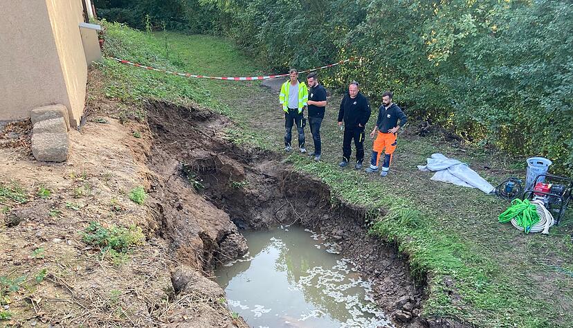 Die Schadensstelle liegt an einer Wiese direkt neben dem Weingut Schönbrunn.
