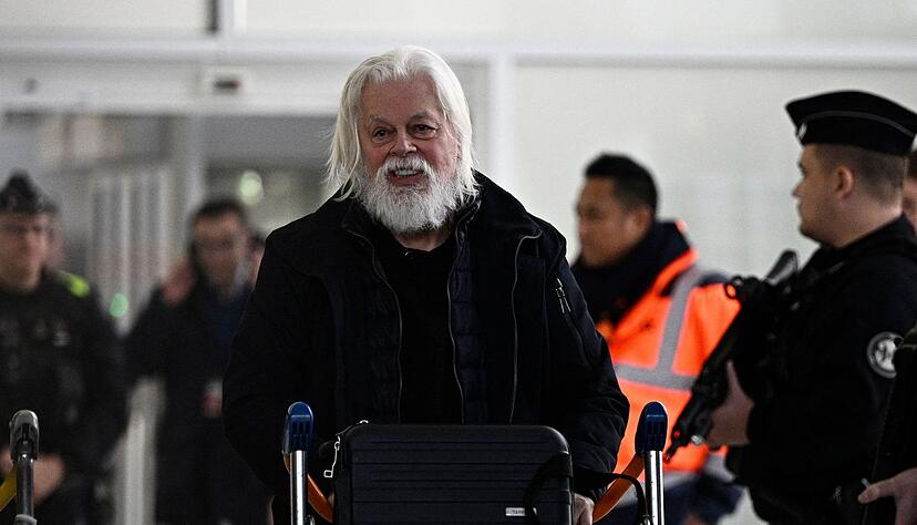 Walfanggegner Watson wieder in Frankreich.