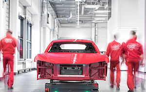 Produktion des R8 in den B&ouml;llinger H&ouml;fen: Auch f&uuml;r den Supersportler mit Verbrennermotor w&uuml;nscht sich der Audi-Betriebsrat einen elektrischen Nachfolger.