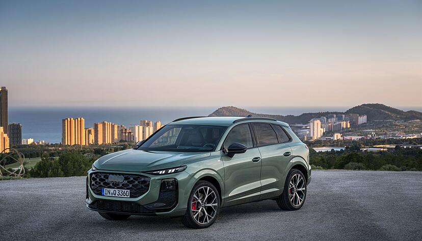 Q3 zum Dritten: Der neue Audi Q3 kommt im Herbst in dritter Generation auf den Markt. Q3 zum Dritten: Der neue Audi Q3 kommt im Herbst in dritter Generation auf den Markt.