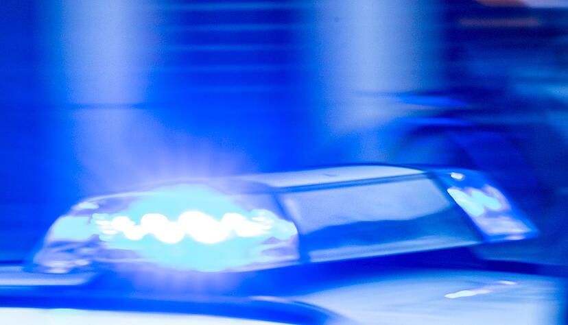 Ein Junge ist von einem Güterzug erfasst und tödlich verletzt worden. (Symbolfoto) Ein Junge ist von einem Güterzug erfasst und tödlich verletzt worden. (Symbolfoto)