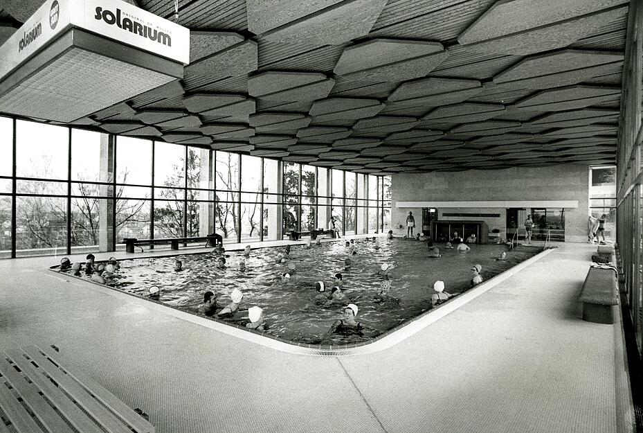 Zusammengestellt von Archiv und Dokumentation der Heilbronner Stimme 
1978: Blick in das Sole-Hallenbad im Bad Rappenau. Zusammengestellt von Archiv und Dokumentation der Heilbronner Stimme 
1978: Blick in das Sole-Hallenbad im Bad Rappenau.