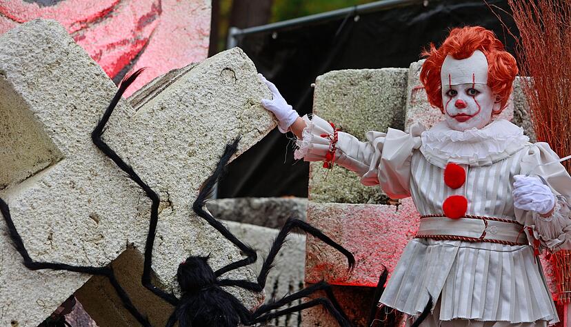 Die Figur von Pennywise aus dem Horrorfilm «Es» von Andy Muschietti machte Clowns endgültig wieder furchterregend. Die Figur von Pennywise aus dem Horrorfilm «Es» von Andy Muschietti machte Clowns endgültig wieder furchterregend.