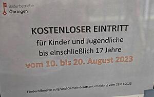 Das Schild an der Kasse sorgt bei manchen f&uuml;r Freudenspr&uuml;nge. Das Angebot ist niederschwellig &minus; es wird nicht gez&auml;hlt, wie viele Leute es wahrnehmen.