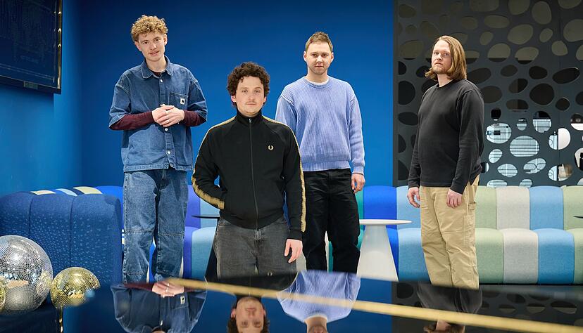 Die markante Stimme des Leads&auml;ngers Vincent Waizenegger (2.v.l0.) steht im Fokus. (Archivbild)