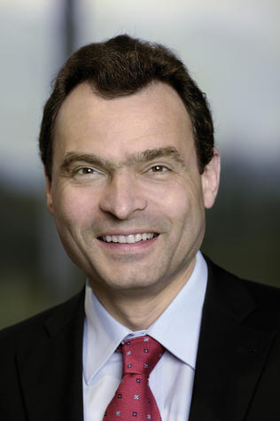 .... nachdem sich der Mitbegründer und bisherige Vorstandsvorsitzende Ralf Klenk nach 25 Jahren von der Spitze des Unternehmens zurückgezogen hatte.