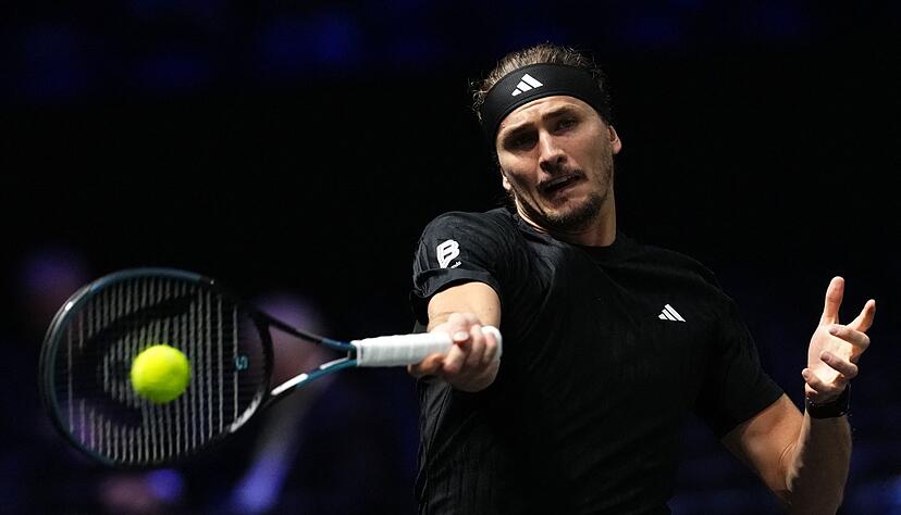 Alexander Zverev steht in Paris in der Runde der besten Acht. Alexander Zverev steht in Paris in der Runde der besten Acht.