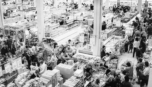 Enger und weniger übersichtlich war das Kaufland bei der Eröffnung 1984. Die Handelswelt hat sich seither stark verändert.Foto: HSt-Archiv