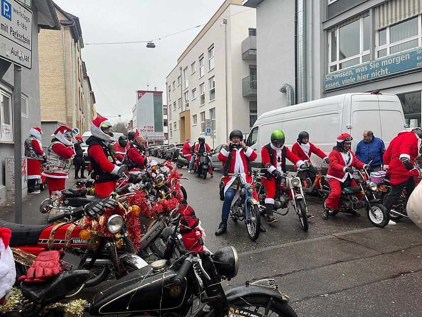Am Samstag, 7. Dezember, bot sich Passanten in der Heilbronner Innenstadt wieder ein Spektakel. Am Samstag, 7. Dezember, bot sich Passanten in der Heilbronner Innenstadt wieder ein Spektakel.