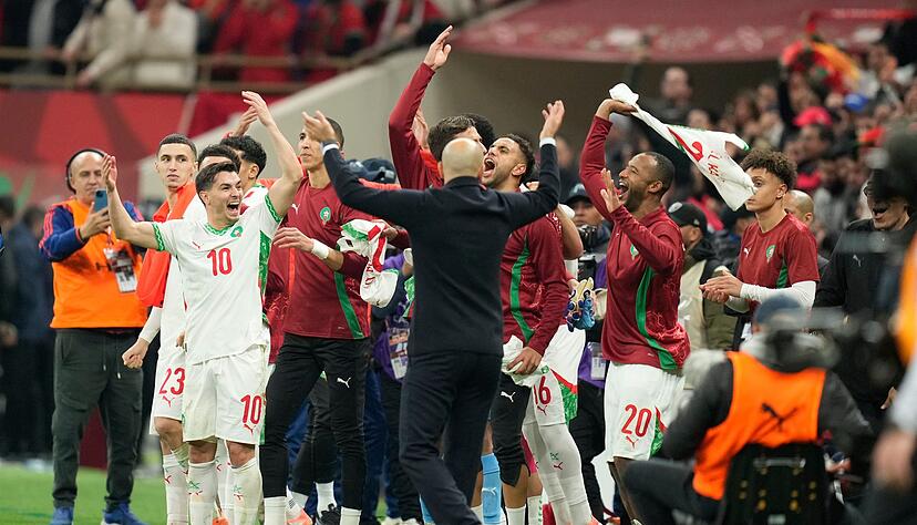 Auch beim Spiel Kamerun gegen Marokko sollen sich Spieler und Offizielle danebenbenommen haben.