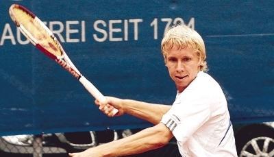 Timo Nieminen wird auch in der kommenden Saison f&uuml;r den TC Bad Friedrichshall aufschlagen. Am 19. und 20. Juli hat die Mannschaft auf der Anlage im Kocherwald ihre ersten beiden Heimspiele.  Foto: Archiv/Bertok