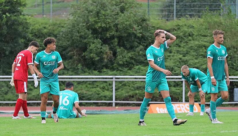 Frust und Entt&auml;uschung bei den Spielern des Verbandsligisten VfR Heilbronn. Beim ehemaligen Landesliga-Rivalen TSV Crailsheim kam das Pokal-Aus.
Foto: A. Bertok