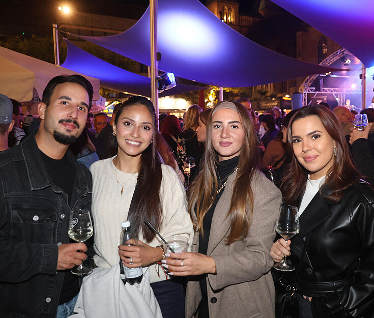 Am Freitagabend ist auf dem Heilbronner Weindorf viel los. Am Freitagabend ist auf dem Heilbronner Weindorf viel los.