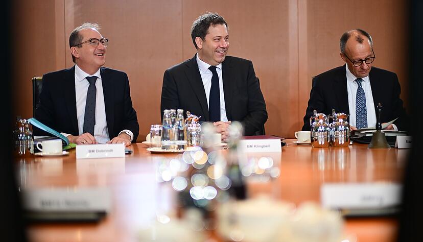 Innenminister Alexander Dobrindt (CSU) tr&auml;gt in der Bundesregierung unter anderem f&uuml;r Migrationsfragen, innere Sicherheit und Bev&ouml;lkerungsschutz die Verantwortung. (Archivfoto)