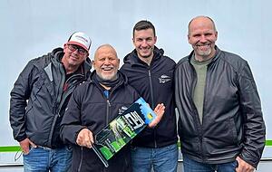Freuten sich über den Klassensieg in der SP7 (von links): Christoph Ruhrmann, Reiner Neuffer, der Weinsberger Fabio Sacchi und Christian Knötschke. Freuten sich über den Klassensieg in der SP7 (von links): Christoph Ruhrmann, Reiner Neuffer, der Weinsberger Fabio Sacchi und Christian Knötschke.