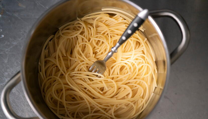 Pasta am Vorabend des Wettkampfs: Leicht zu verdauende Kohlenhydrate sorgen für die nötige Energie während des Marathons.