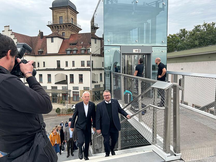 Eine feierliche Einweihung der Brücke ist erst für das nächste Jahr geplant. Eine feierliche Einweihung der Brücke ist erst für das nächste Jahr geplant.