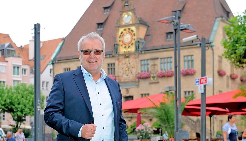 Das Heilbronner Rathaus wählte Jürgen Koegel als Lieblingsort aus: &quot;Die astronomische Uhr mit drei Uhrwerken und Glockenspiel, den beiden Widdern, Hahn und Stadtadler stellen das dar, was Politik auch heute noch ausmacht.&quot;Foto: Dennis Mugler
