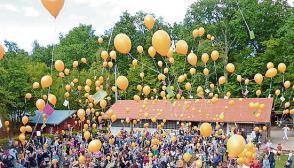 Auf dem Gaffenberg wurden die W&uuml;nsche der Kinder in den Himmel gesandt.