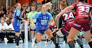 Paulina Uscinowicz (am Ball) und Annefleur Bruggeman (hinten links) belebten das Spiel der Sport-Union Neckarsulm am ersten Bundesliga-Spieltag. Paulina Uscinowicz (am Ball) und Annefleur Bruggeman (hinten links) belebten das Spiel der Sport-Union Neckarsulm am ersten Bundesliga-Spieltag.