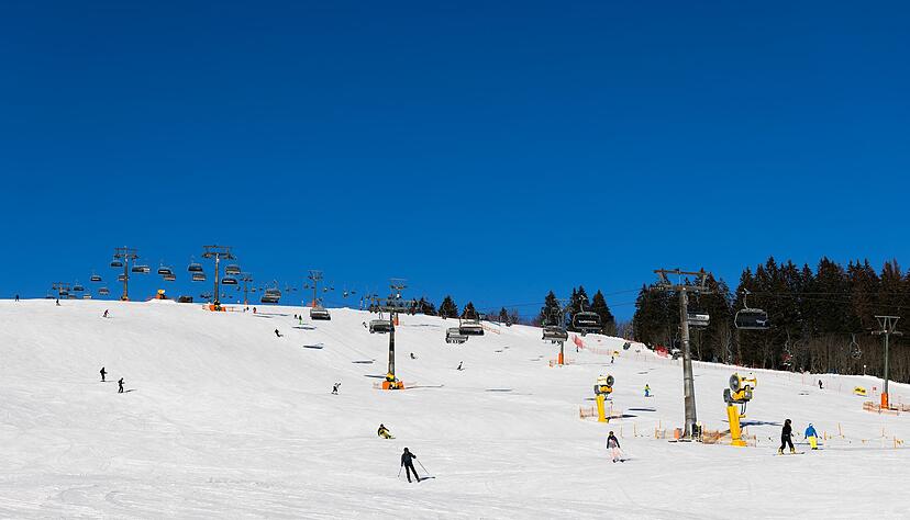 So perfekt war es oft nur mit menschlicher Nachhilfe für Frau Holle. (Archivfoto) So perfekt war es oft nur mit menschlicher Nachhilfe für Frau Holle. (Archivfoto)