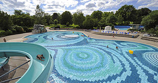 Im Heilbronner Gesundbrunnen-Freibad können sich Wasserratten ab 1. Juni abkühlen. Foto: Archiv Im Heilbronner Gesundbrunnen-Freibad können sich Wasserratten ab 1. Juni abkühlen. Foto: Archiv