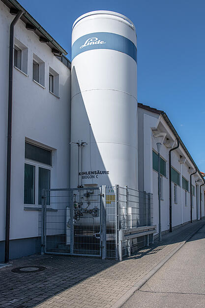 In den Kohlensäuretank von Wüteria passen bis zu 20 Tonnen tiefgekühlte, flüssige Kohlensäure.