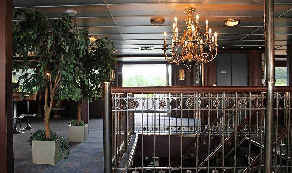 Die MS Rossini eines Heilbronner Unternehmens dient im Landkreis Regensburg als Flüchtlingsunterkunft. Die MS Rossini eines Heilbronner Unternehmens dient im Landkreis Regensburg als Flüchtlingsunterkunft.