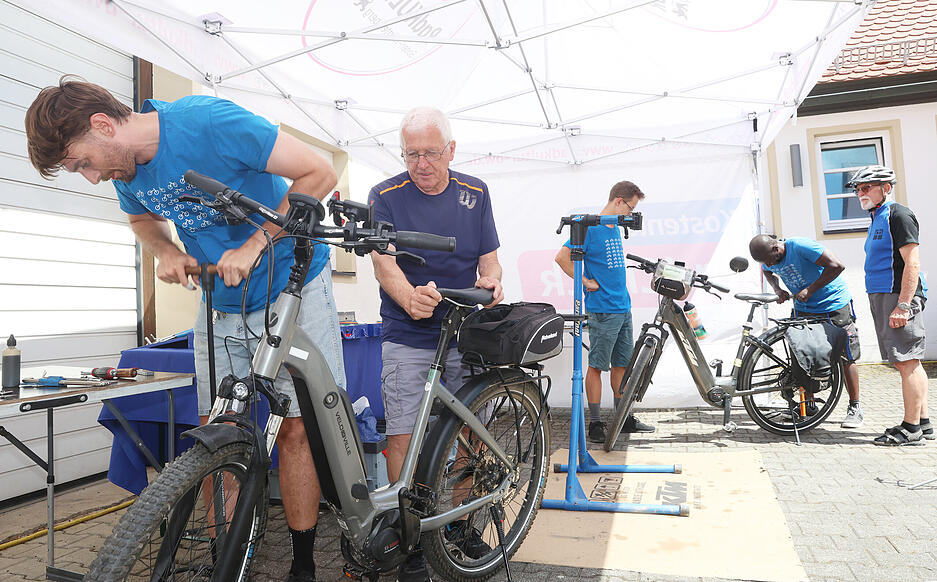 Die Besucher konnten ihre Fahrräder einem Check unterziehen.