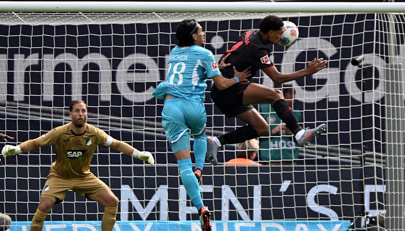 Jarell Quansah trifft zum 1:0.