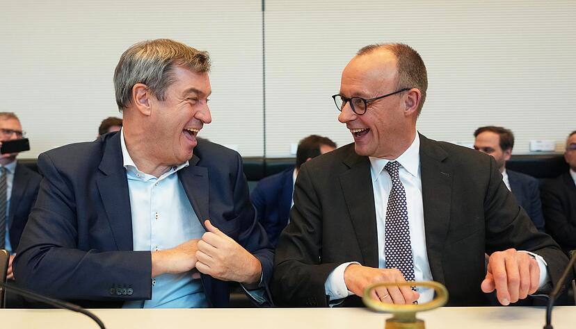 Bei der konstituierenden Sitzung der neuen Unionsfraktion pr&auml;sentieren sich Wahlsieger Friedrich Merz (CDU) und CSU-Chef Markus S&ouml;der bestens gelaunt. W&auml;hrend die Union aufs Tempo dr&uuml;ckt, setzt die SPD ihren eigenen Ton.