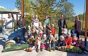 Die gro&szlig;volumigen Sitzkissen des Verbands der Garten- und Landschaftsbauer werden k&uuml;nftig im Kinderhaus Elisabeth und Jakob D&ouml;rr (Kinderhaus Hellberg) und im Waldkindergarten Sonnentau in Eppingen f&uuml;r Gem&uuml;tlichkeit sorgen.
Foto: Maria de Lucas