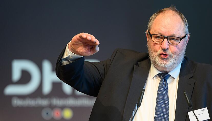 DHB-Präsident Andreas Michelmann ruft für die Handball-Frauen bei der Heim-WM hohe Ziele aus. (Archivfoto) DHB-Präsident Andreas Michelmann ruft für die Handball-Frauen bei der Heim-WM hohe Ziele aus. (Archivfoto)