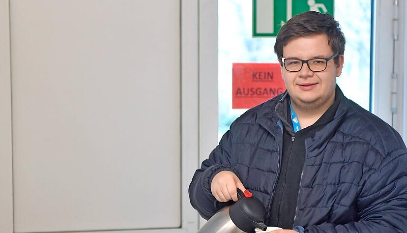 Jeden Samstag hat Familie K&ouml;rmann Fr&uuml;hst&uuml;ck f&uuml;r Wohnungslose gemacht und gespendet, auch Immanuel K&ouml;rmann schenkte Kaffee aus.