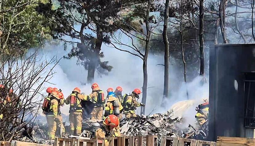 In S&uuml;dkorea ist ein Patrouillenflugzeug der Marine mit vier Menschen an Bord abgest&uuml;rzt.