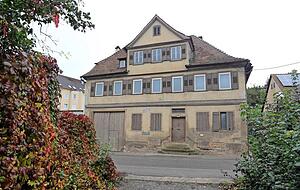 Sanierung ab dem kommenden Jahr? Das H&ouml;lderlin-Wohnhaus in der Nordheimer Stra&szlig;e. Foto: Andreas Veigel